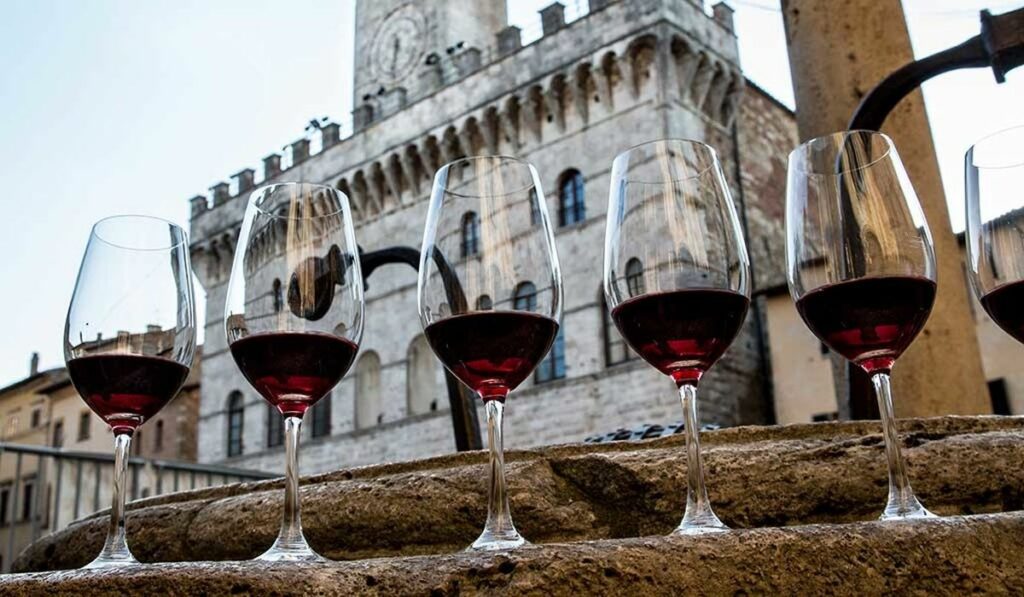 Barolo vino u čašama