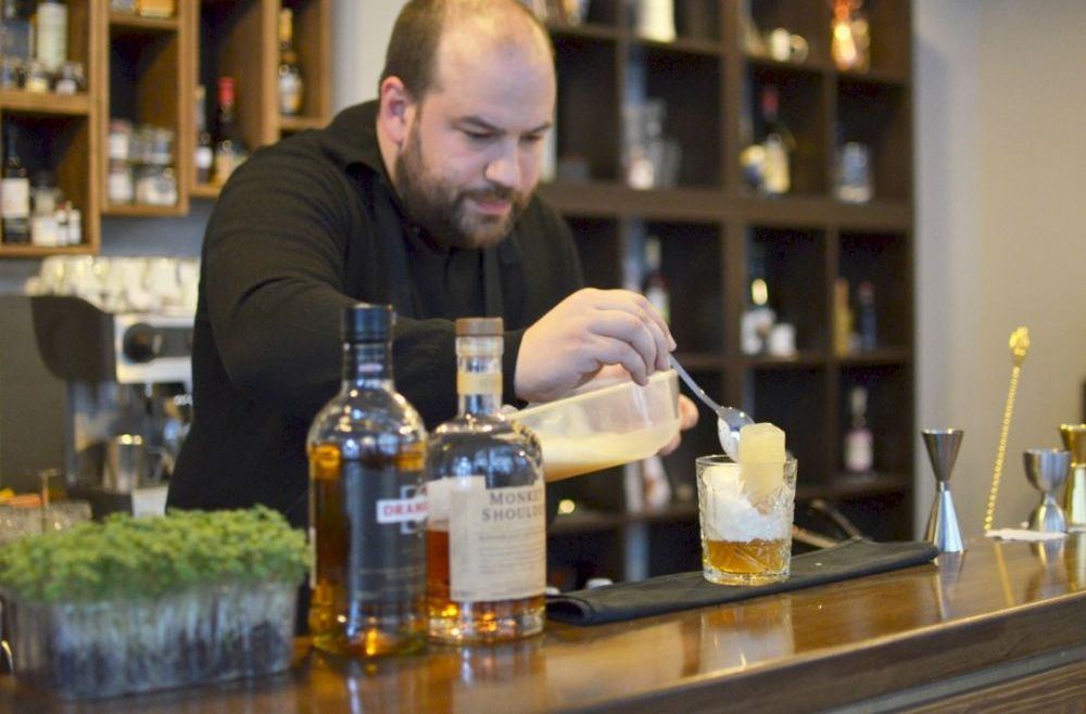 Vlada Simić bartender