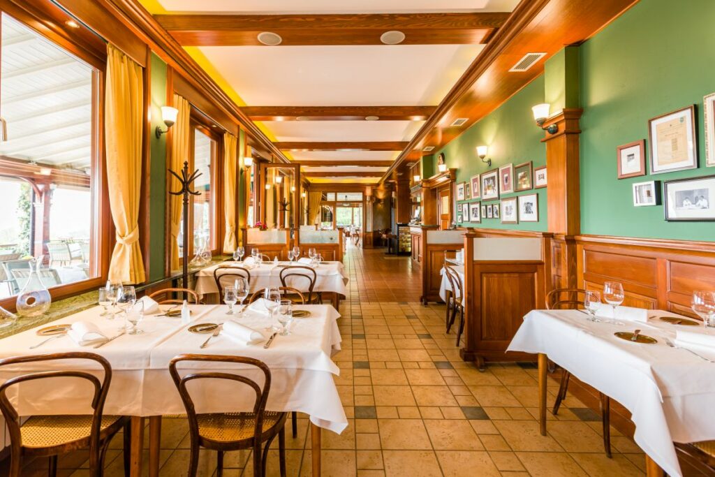 restoran rubin enterijer