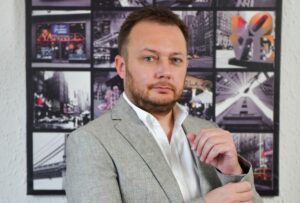 13 Konobar Siniša Milić