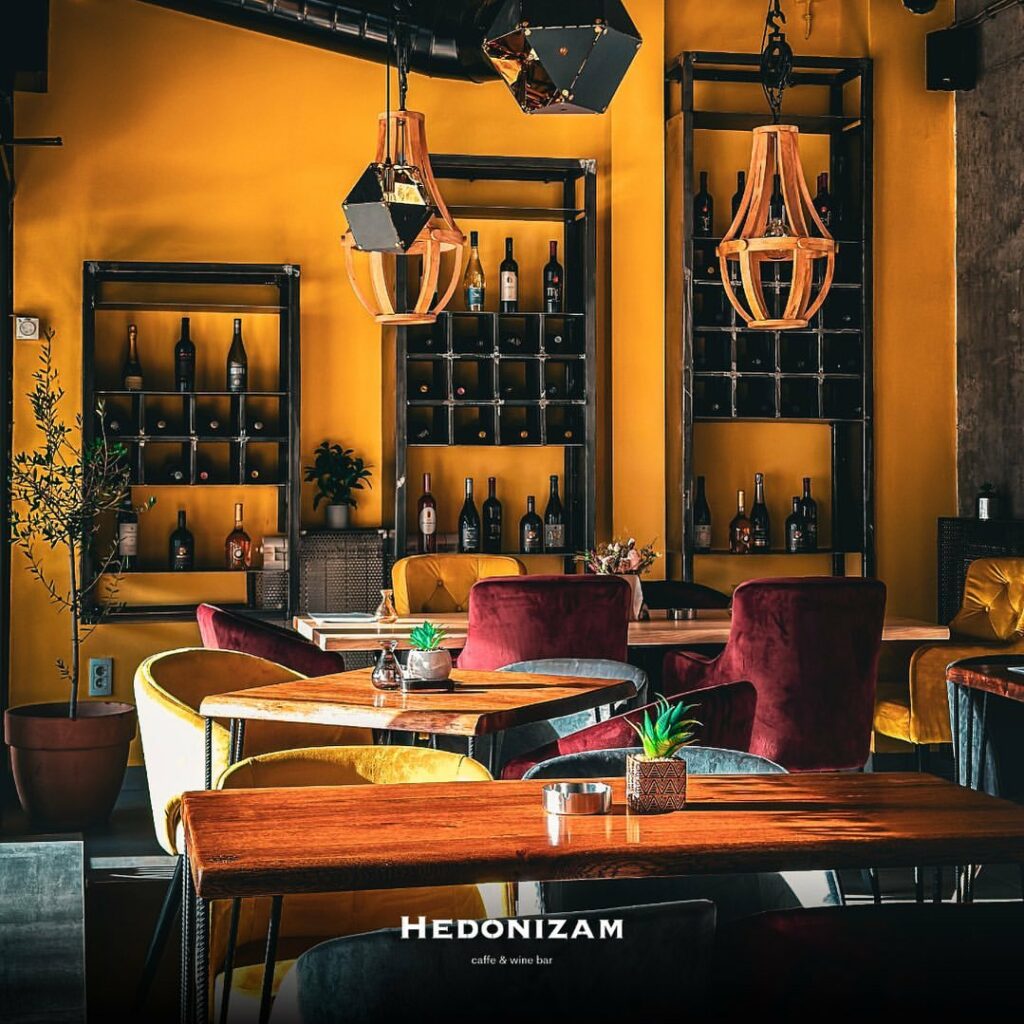 Čašica dobre energije vas čeka u Caffe & wine baru Hedonizam