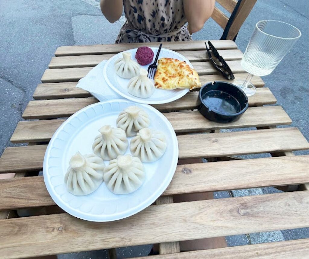 Kaži Važi restoran jelo