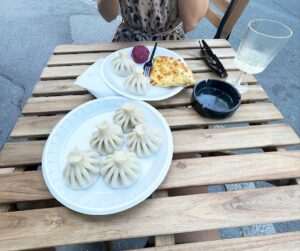 Kaži Važi restoran jelo