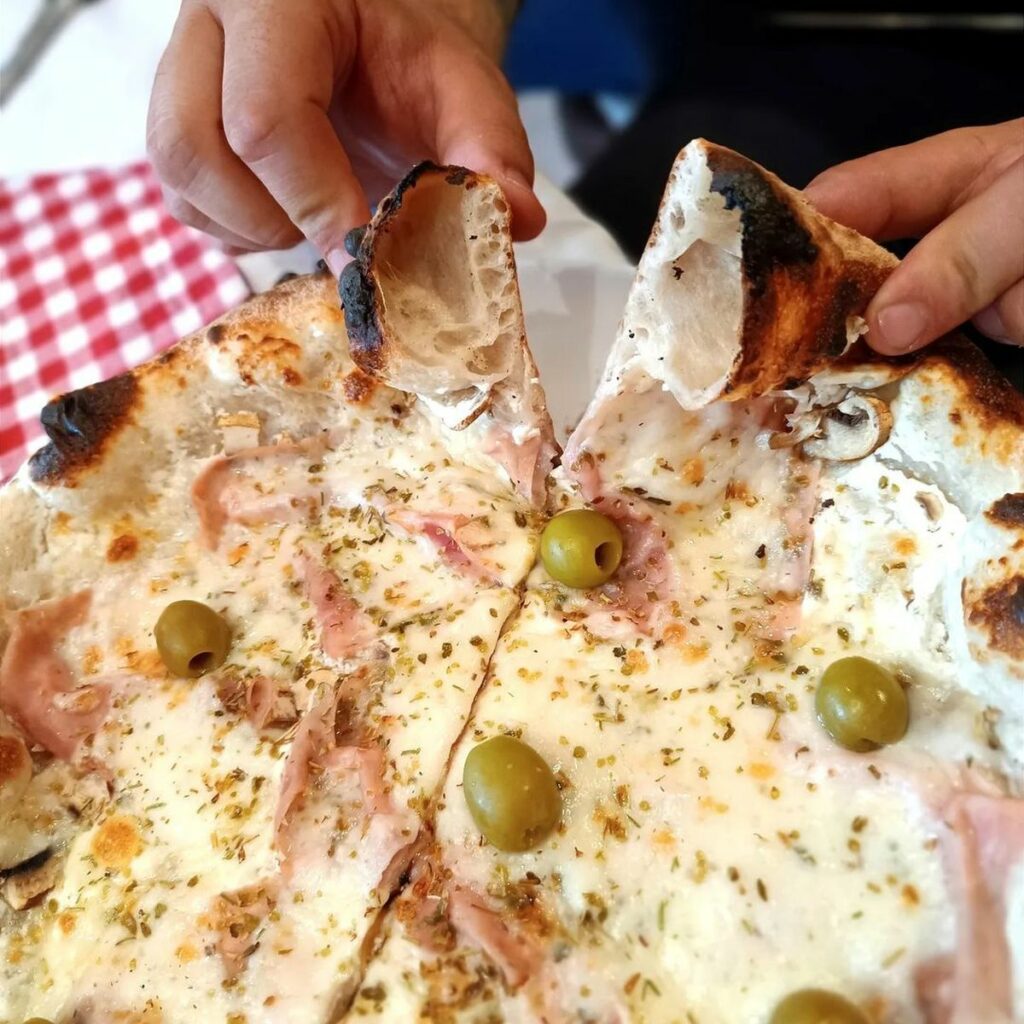 Pizzeria Lucianoo pizza