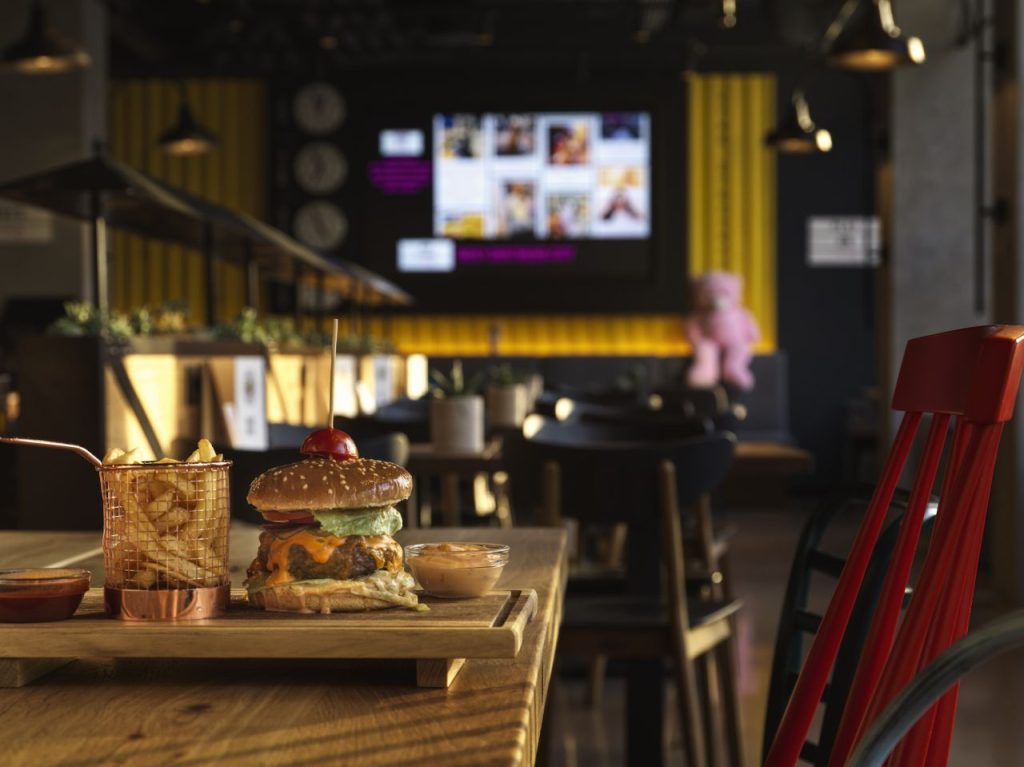 Gastro bar Park hotel Moxy