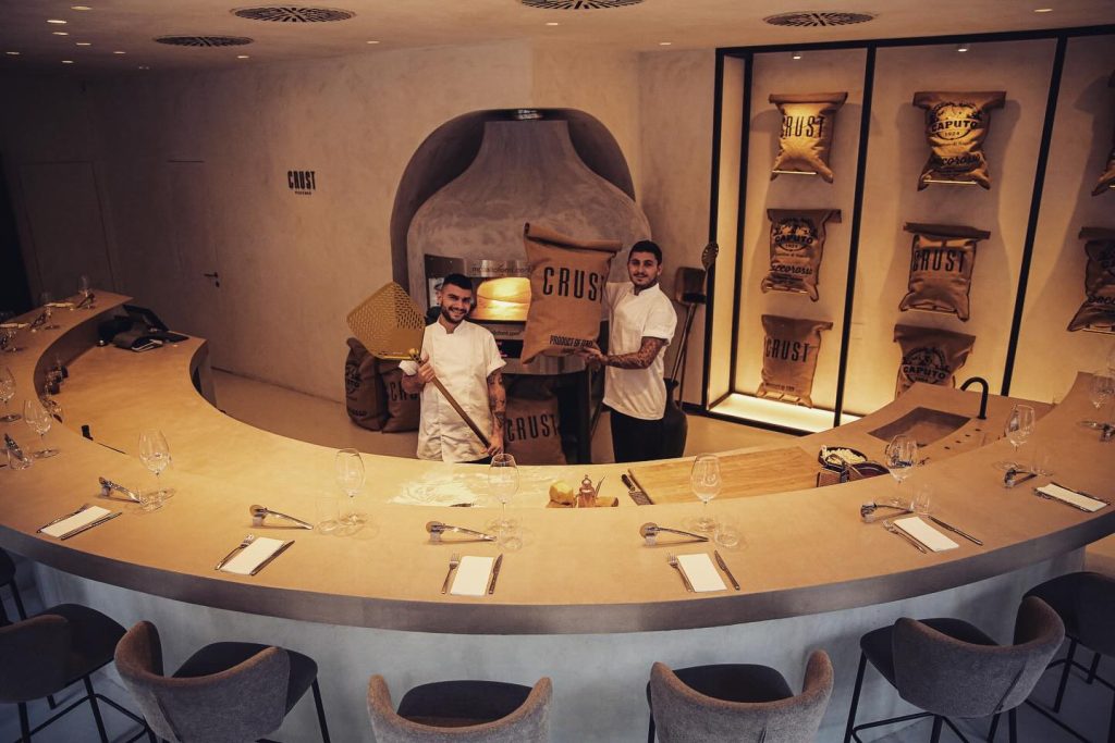 Crust Pizza Bar naslovna