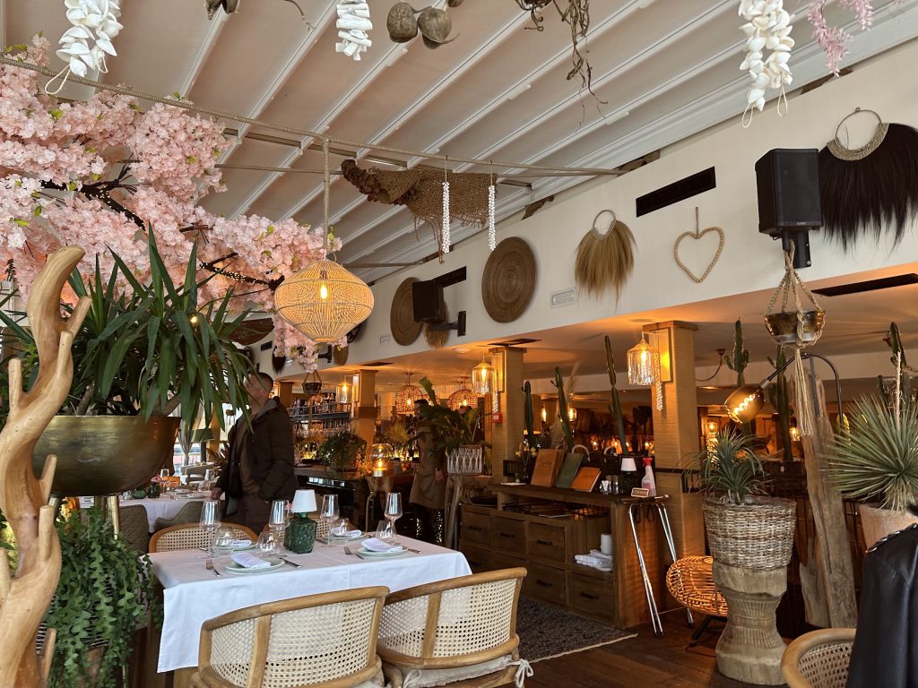 Splav restoran Le Fer ambijent