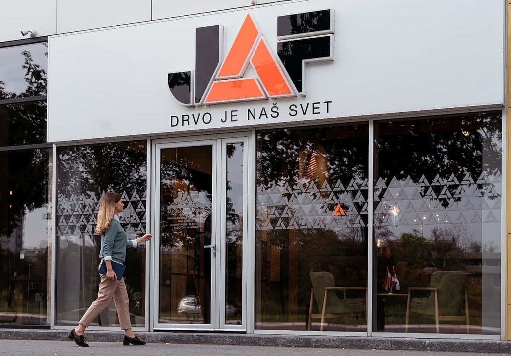 Kompanija JAF deking i ploce za stolove