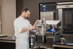 megaoprema, qbo sistem